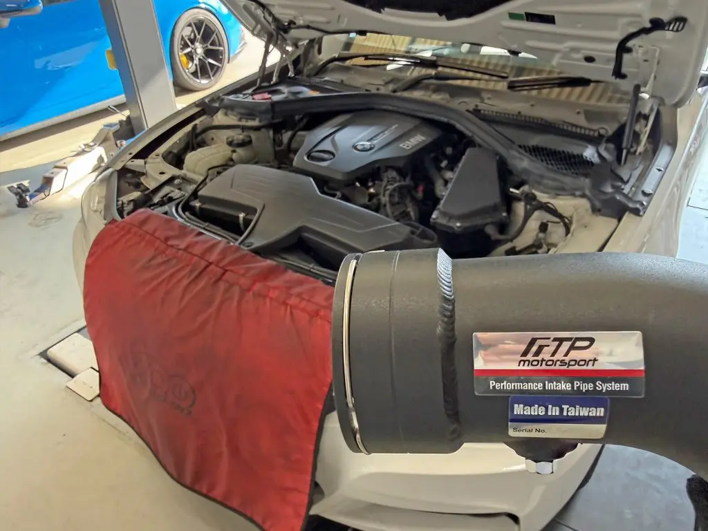 ブーストパイプ 冷却系パーツ 自動車用  F32 4シリーズ 3L 値下げ！ブーストパイプ 冷却系パーツ 自動車用 BMW F32 4シリーズ 3L