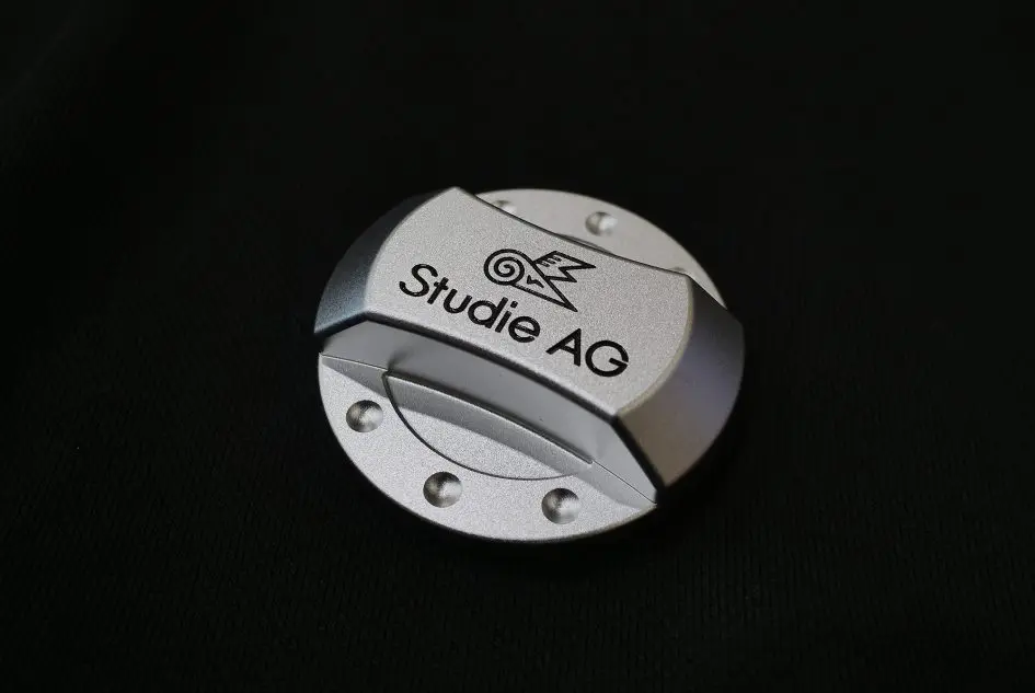 Studie AG コラボ製品 フューエルキャップカバー（シルバー） 完売】Studie AG x Goldenwrench Supply Billet Fuel Cap Cover