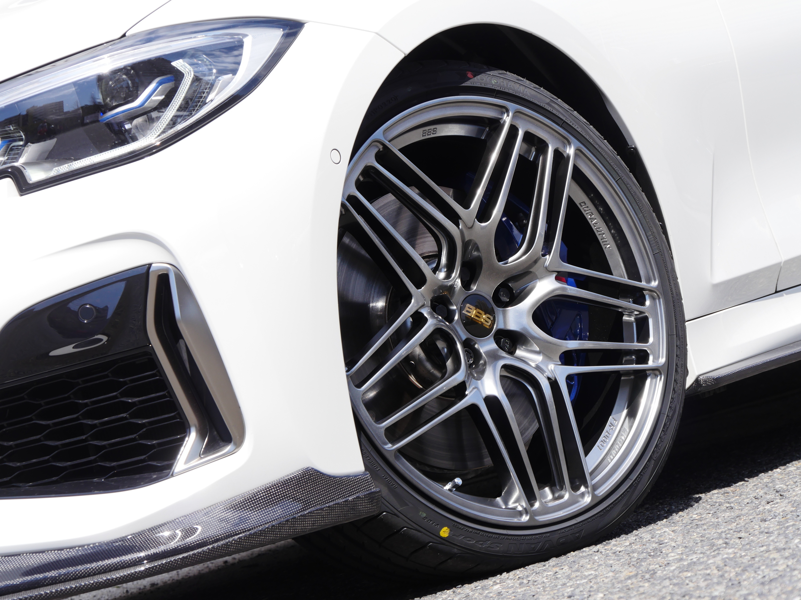 恐らく世界初ッ！そしてこの独特な世界観ッ！！！BMW3シリーズ