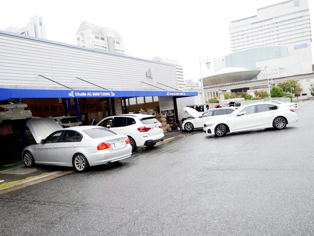 明日から11月、BMW専門店スタディ神戸は土日祝日も終日作業予約を承ります！