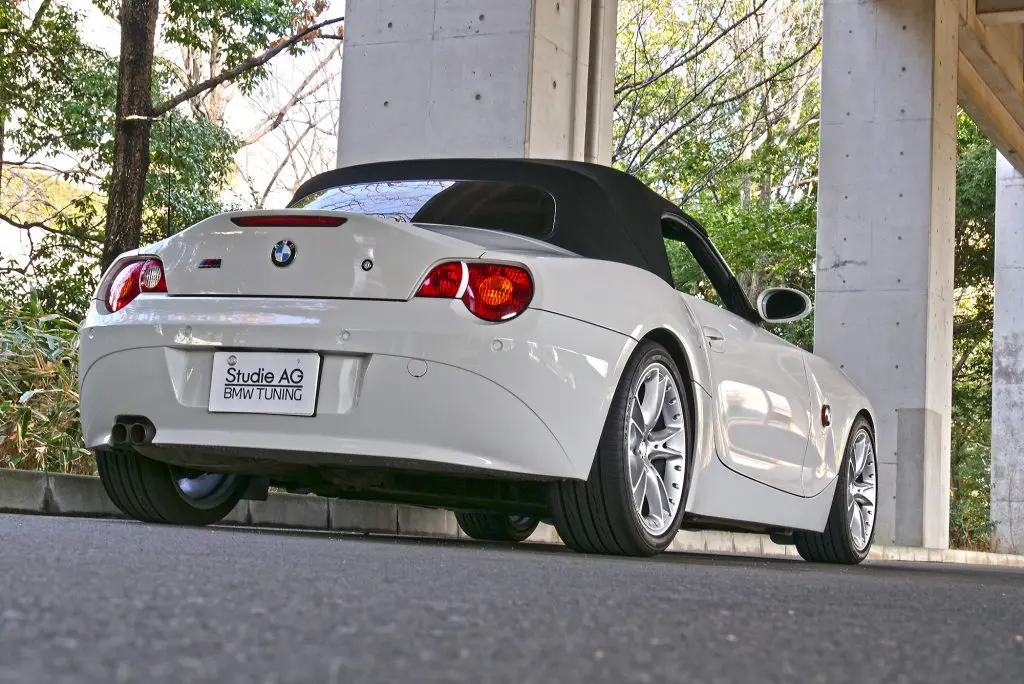 Studie-Car-Sales000A00-