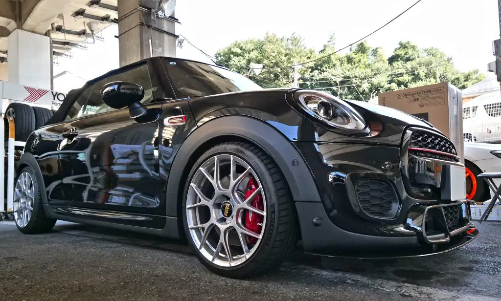 やっぱりホイール変えるとサスは換えたくなりますねッ。MINI JCW