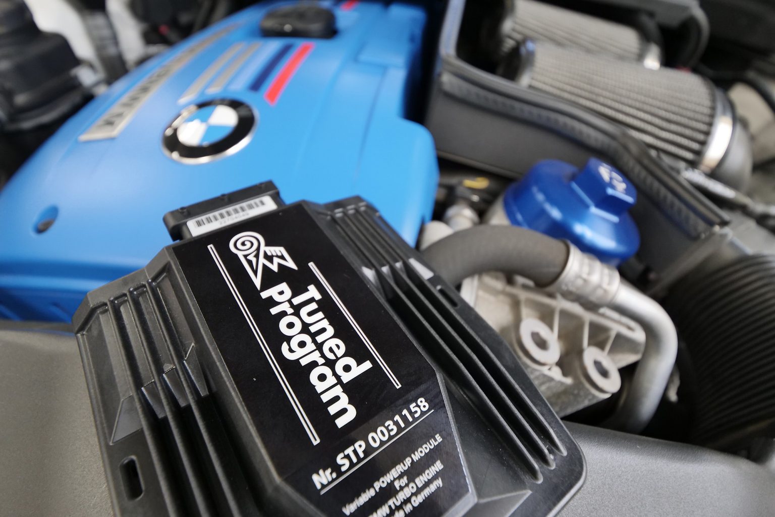 今日はオバフェンぶりぶりな魅惑の1台、BMW E82 M1 クーペにSTP3セット～！ | Studie[スタディ]