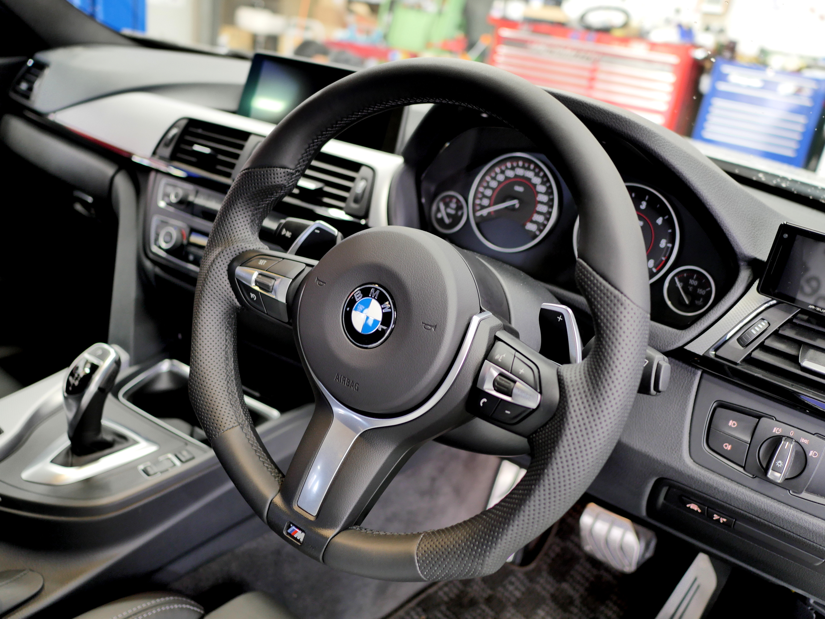 VERSPIELT-F30-Msp-leather-2.jpg