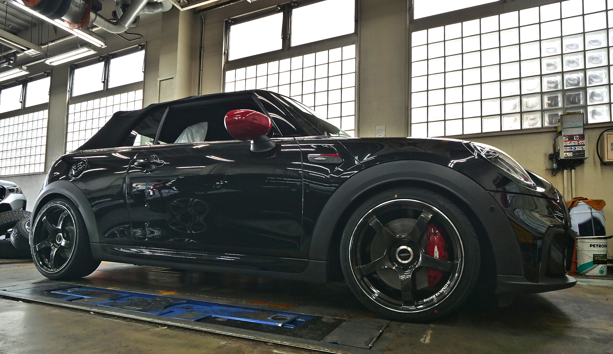  MINI JCW対応 18インチ ホイール ADVANタイヤ付 送料込み ヨコハマ アドバンレーシング TC-4 18インチ - MINI F56 DBA-XMJCW