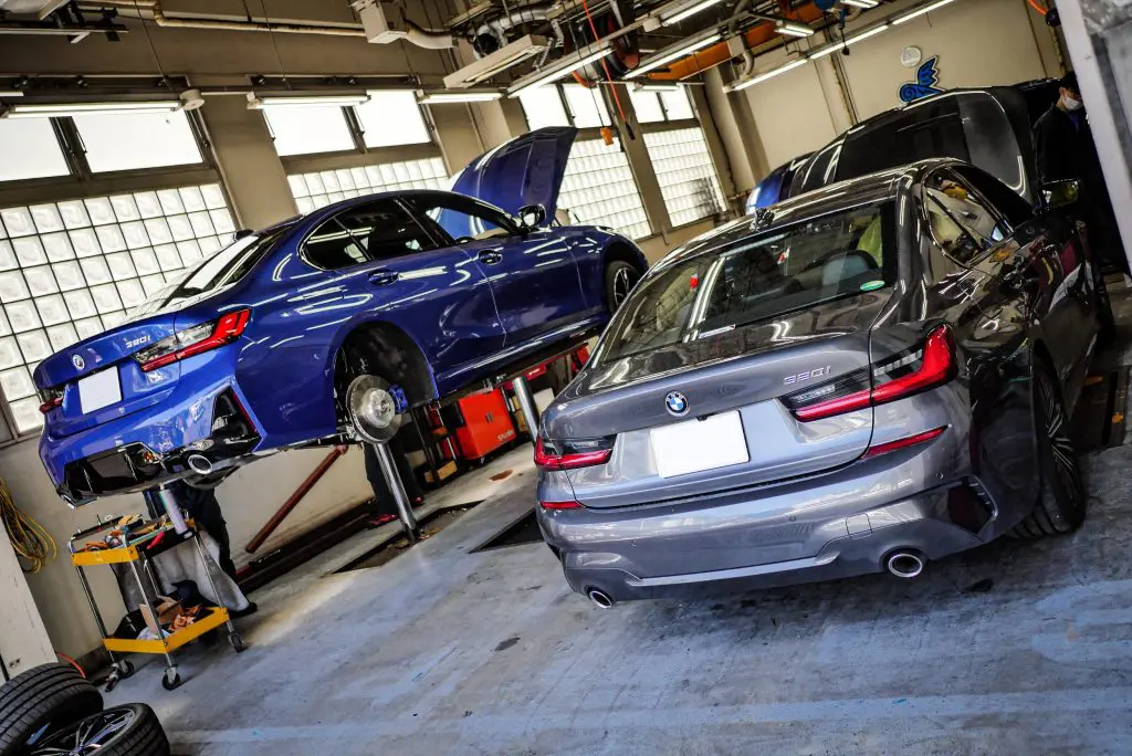 名門AC SCHNITZERの絶品純正形状サスペンションKITをBMW 3