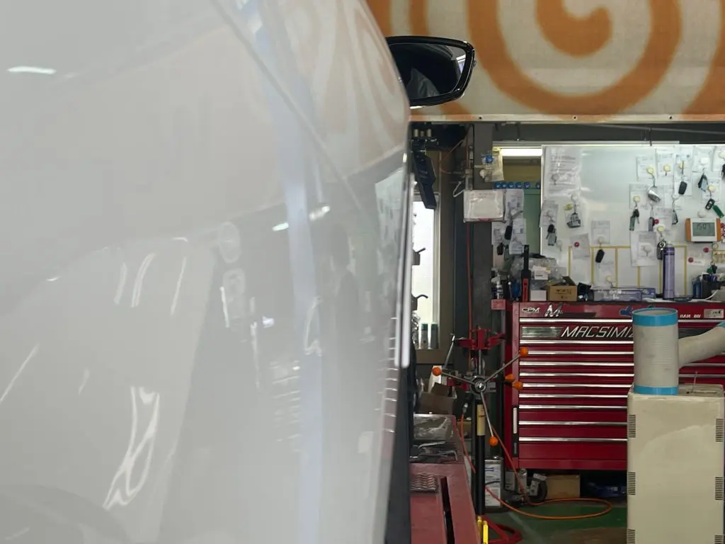 シンプルで上品に純正の良い所を活かしたBMW G42/M240流用パーツ