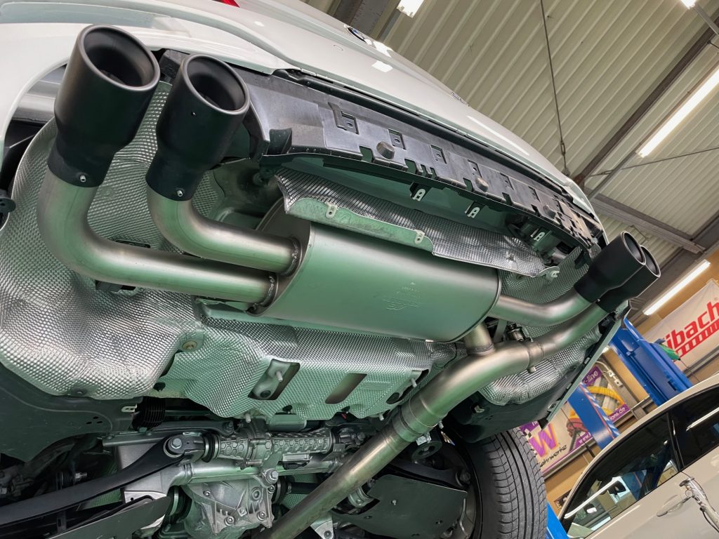 AC SCHNITZERマフラー&ディフューザーをBMW G30 530iへ!