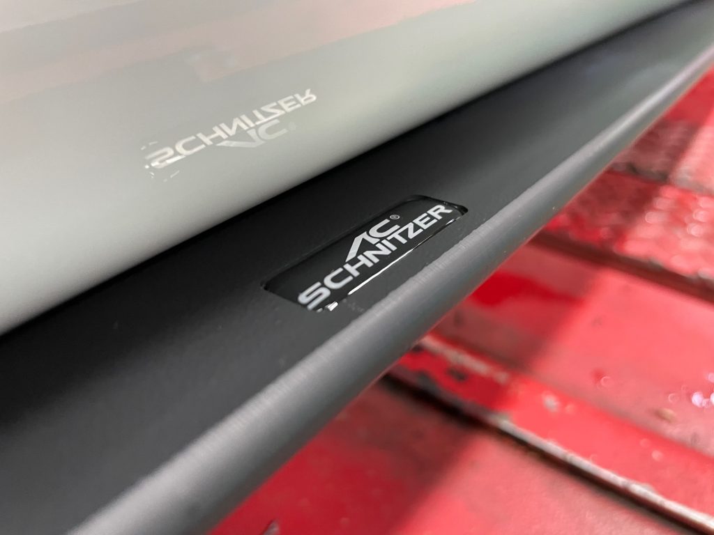 今回はAC SCHNITZER サイドスカート!BMW G30 530iへ(^_^)