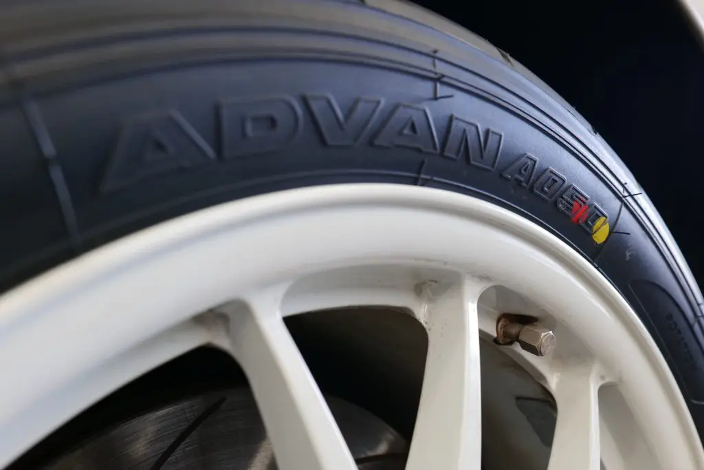 本気のタイヤだからこそ。ADVANのきめ細かいタイヤ選びでBMWを