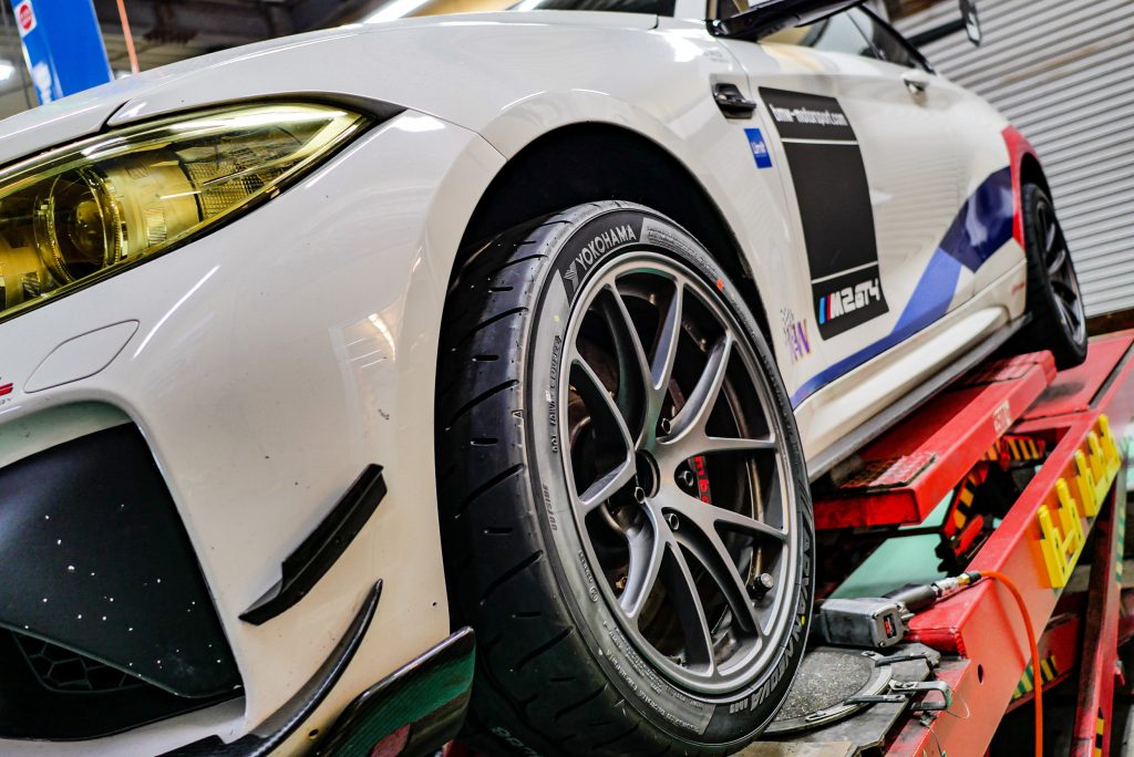 ADVAN NEOVA AD09をBMW F87 M2に装着