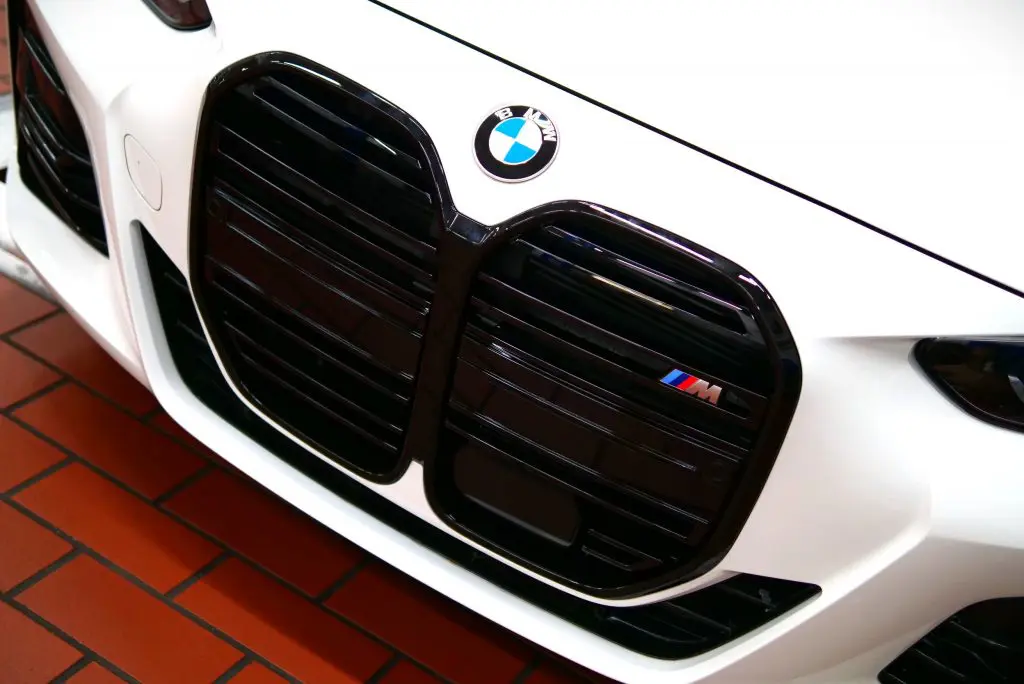 定番メニューのM440i Lciグリル交換でBMW G22/420iをイメージチェンジ