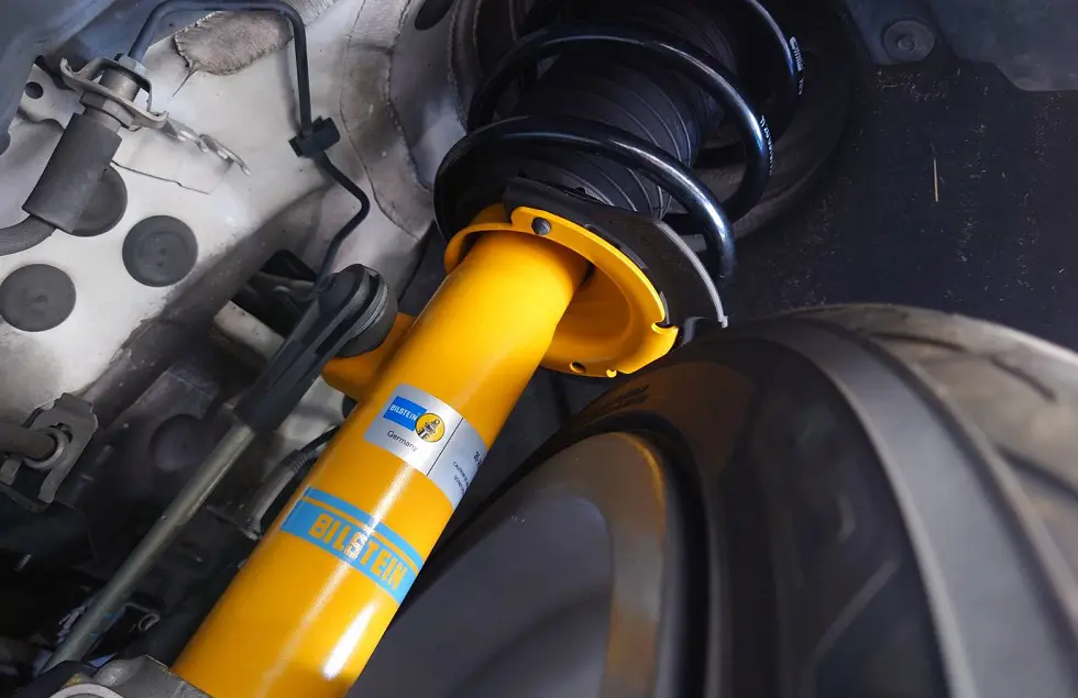 リフレッシュ兼アップグレードにとBILSTEIN B12サスペンションを リフレッシュ兼アップグレードにとBILSTEIN B12サスペンションを