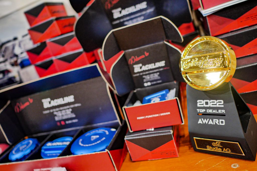 BLACK LINE AWARD
