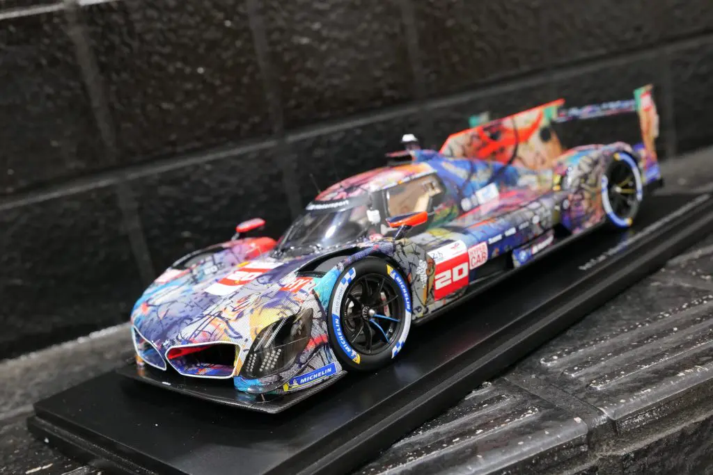 BMW Hybrid V8 Art Car 1/18スケールがスタディ横浜店に登場