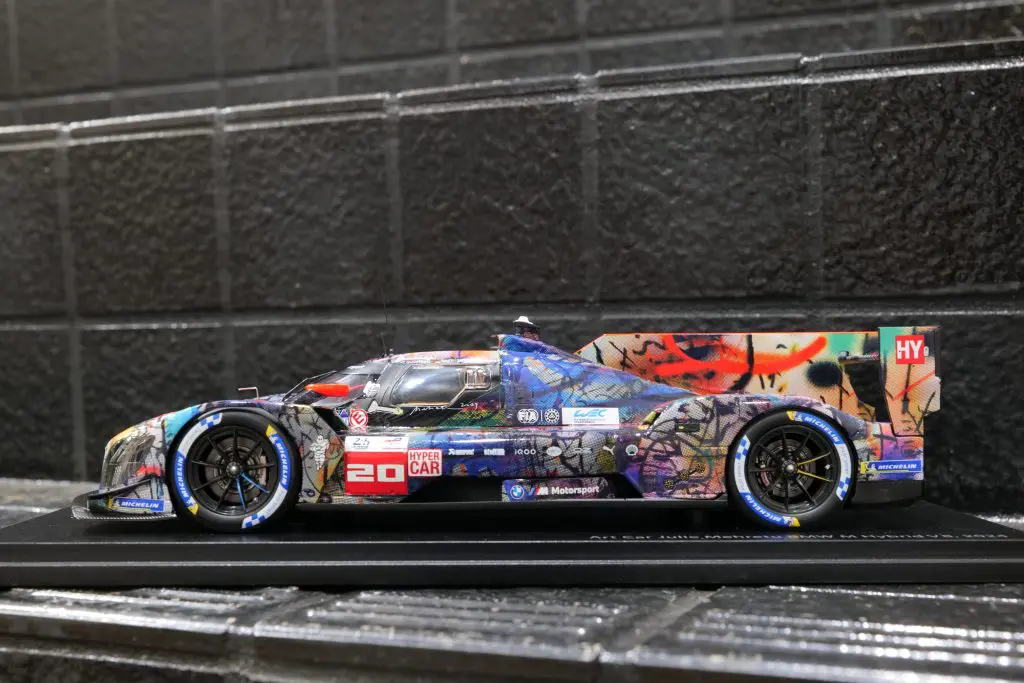 BMW Hybrid V8 Art Car 1/18スケールがスタディ横浜店に登場