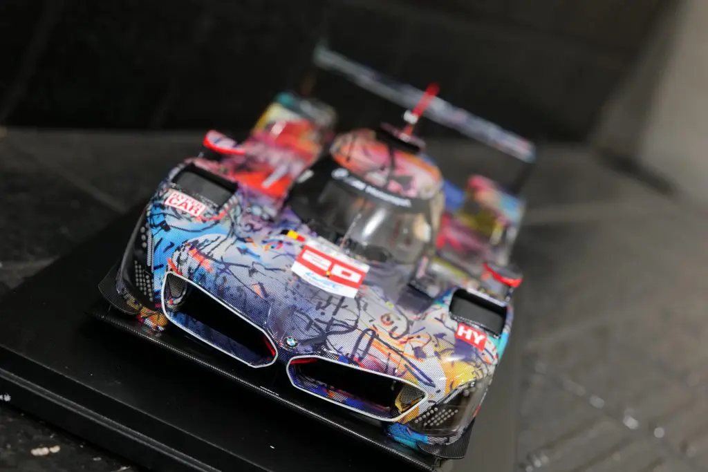BMW Hybrid V8 Art Car 1/18スケールがスタディ横浜店に登場