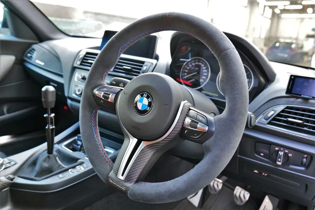 BMW F系1~4シリーズにお乗りの方！こんなレアものステアリングも