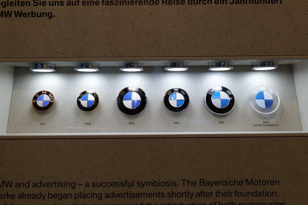 歴代BMW　ロゴ