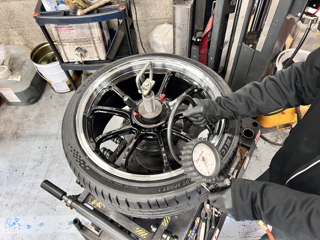 bmw_advan_yokohama_bmw_wheel_advan_rzdf2