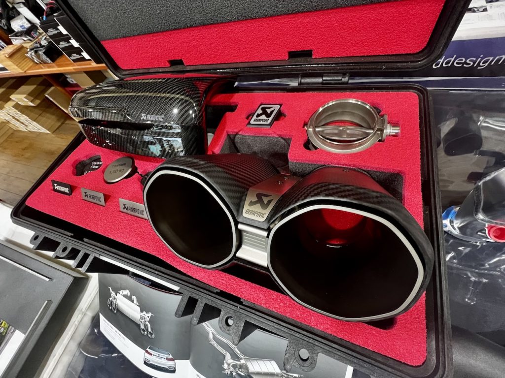 bmw_akrapovic_kw_suspetion_csf__bmwparts