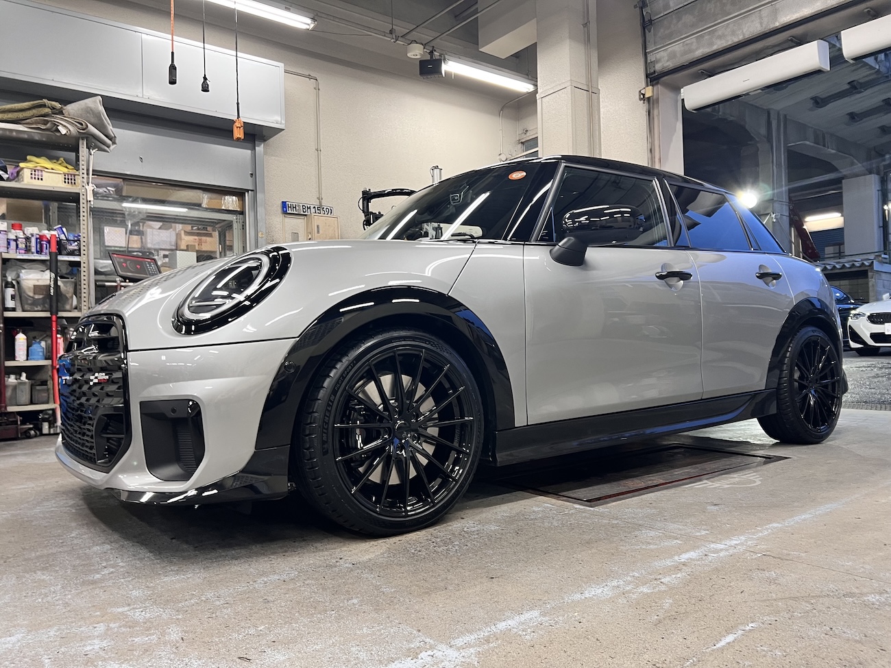 BMW MINIホイール交換！AS FORGED鍛造ワンピースお洒落に履きこなす