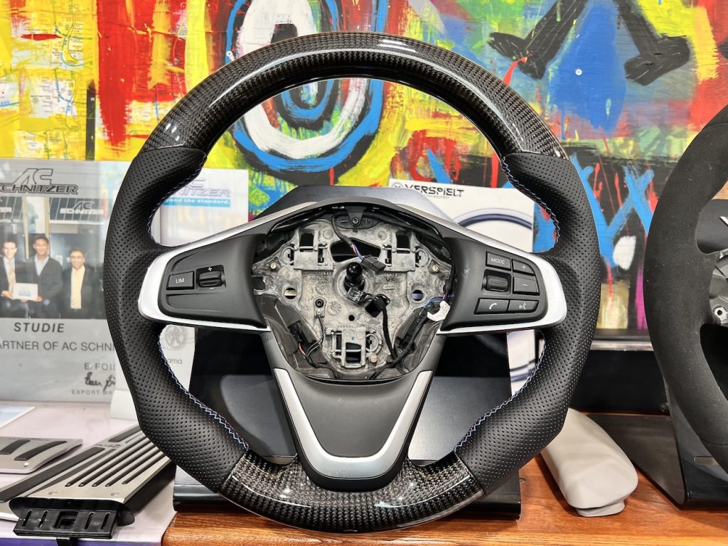 bmw_steering_verspielt_carbon_steering_bmw_studie_ag