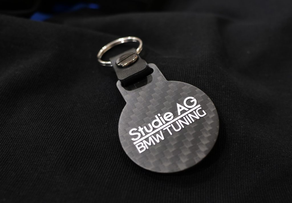bmw_studie_30th_studie_carbon_keyholder_deff_012Studie AG_30th_key_