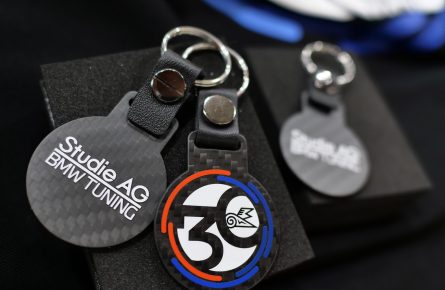 bmw_studie_30th_studie_carbon_keyholder_deff_012Studie AG_30th_key_