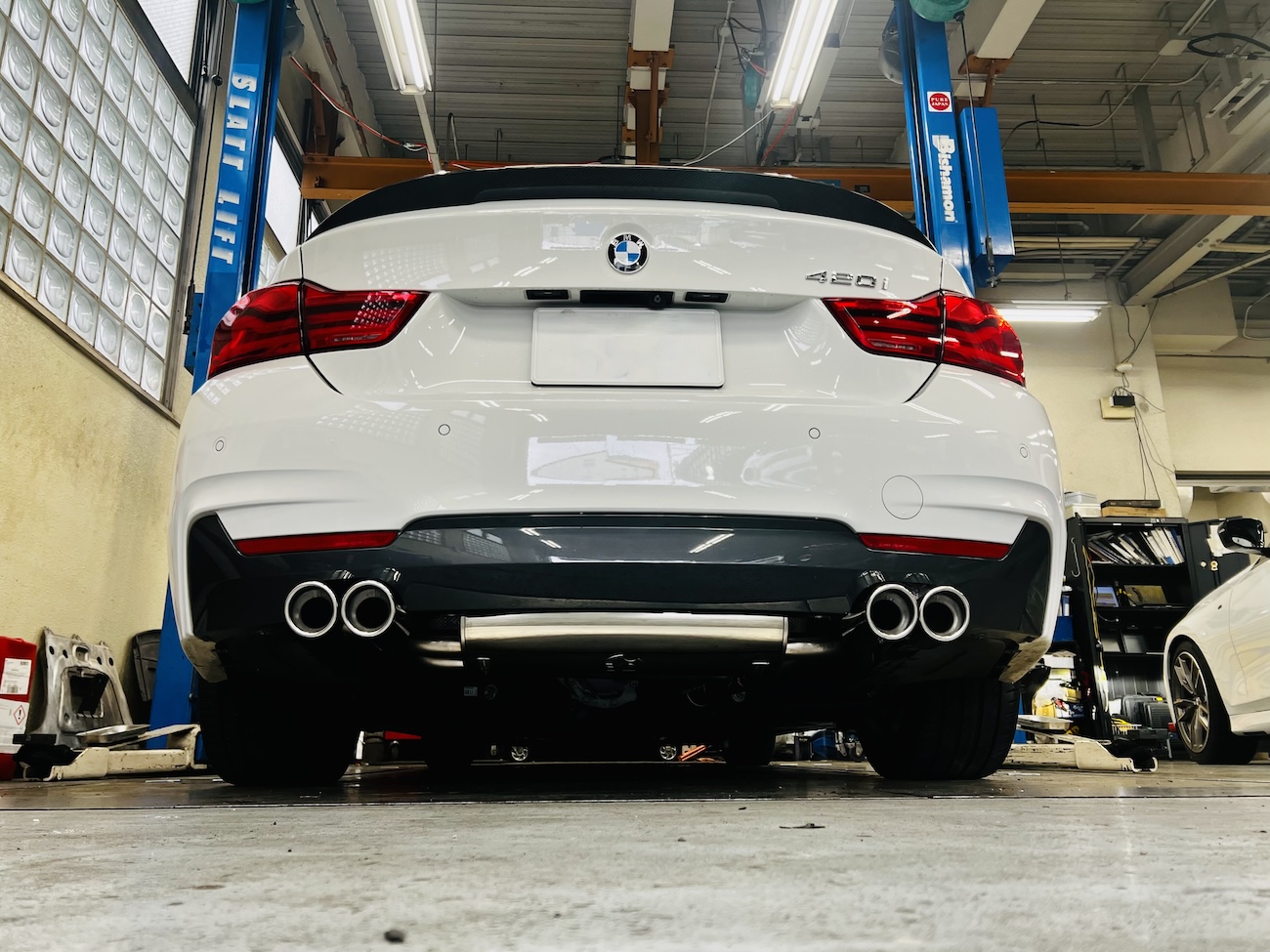 BMWマフラー交換の人気は？4本出しテールがお勧めですよ