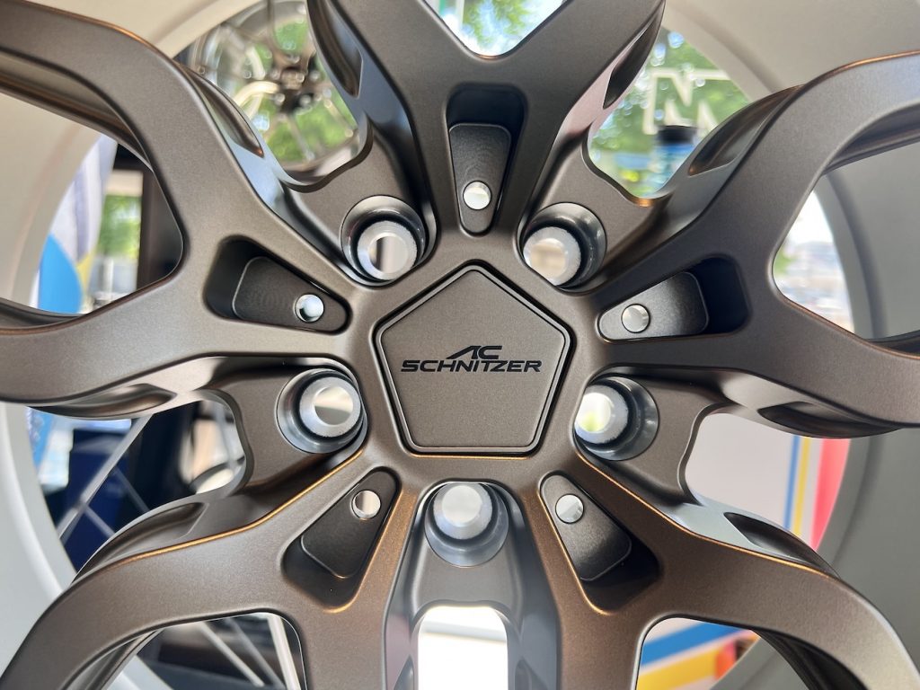 bmw_studie_ag_ac_schnitzer_wheel_ac4_forged_techgold_event_studie_kobe