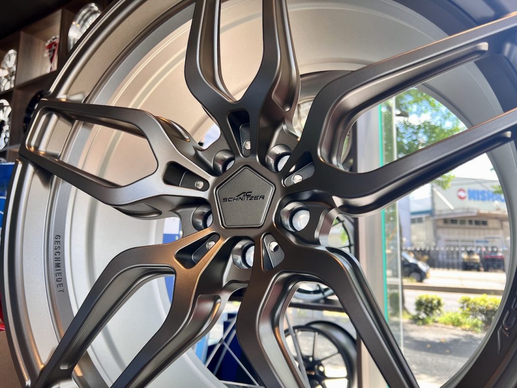 bmw_studie_ag_ac_schnitzer_wheel_ac4_forged_techgold_event_studie_kobe
