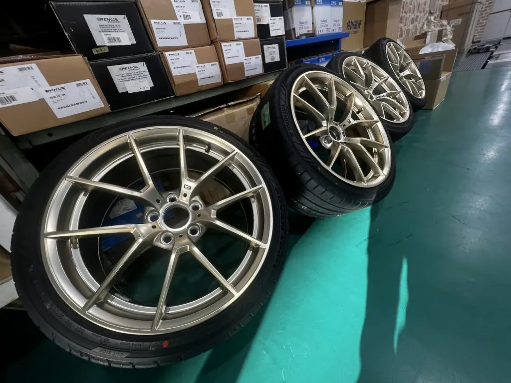 bmw_studie_ag_bmw_763M_frozen_gold_wheel_f87_m2_IMG_4147.jpg