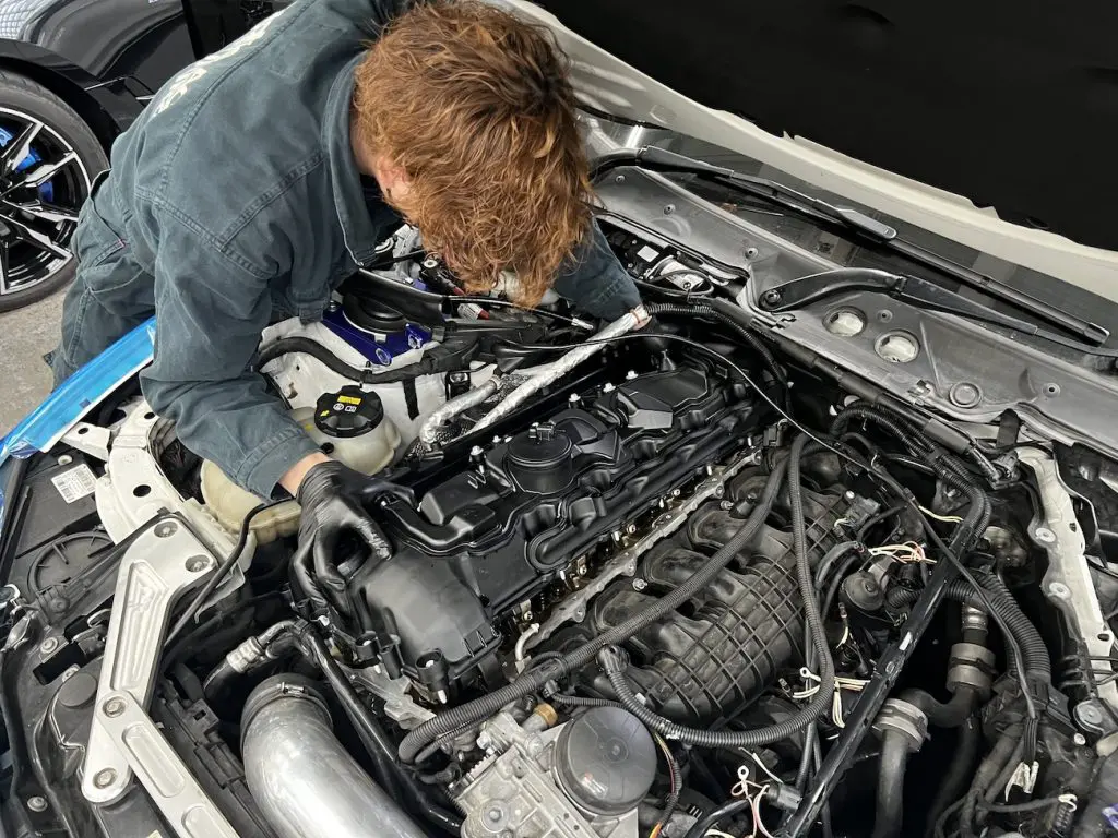 BMWメンテナンスポイント。エンジンオイル漏れはお早めに止めましょう 