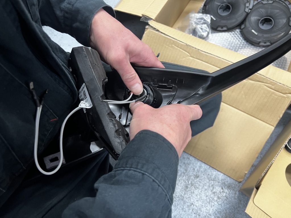 bmw_studie_ag_kicker_speaker_bmw_iMG_4541.jpg