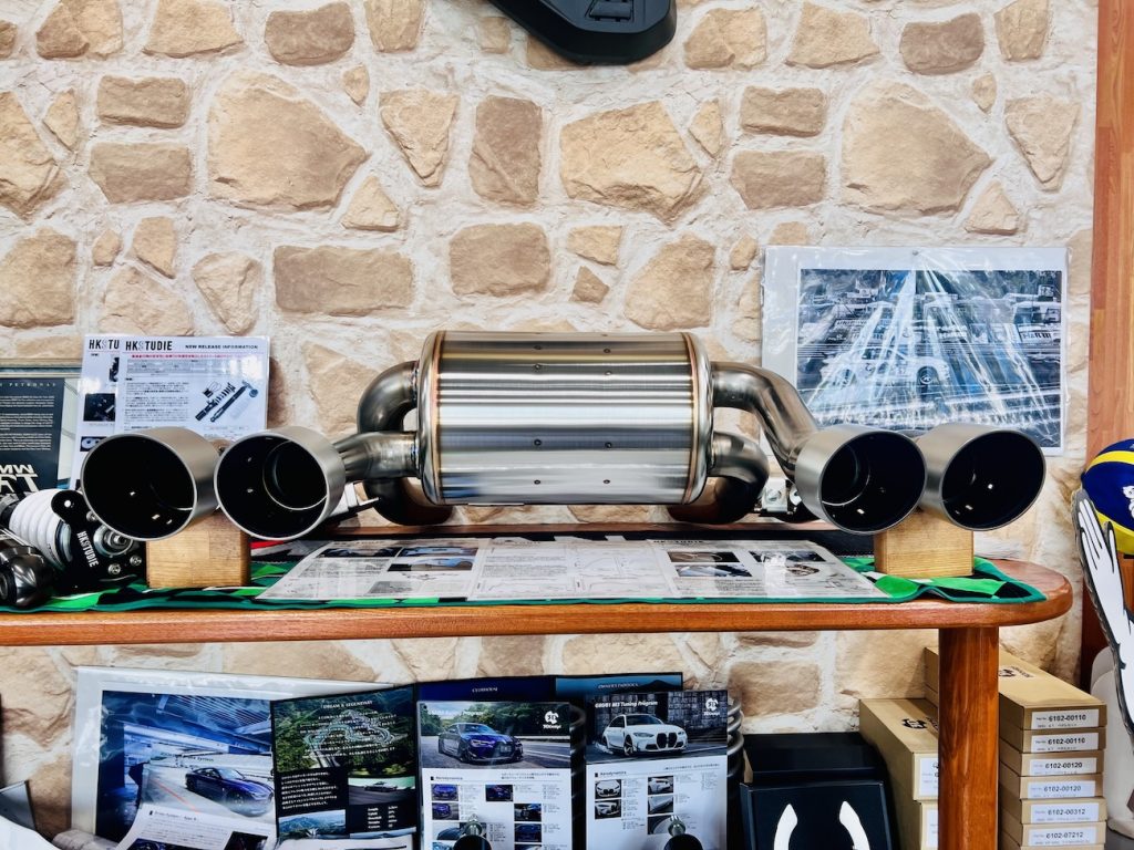 bmw_studie_bmw_hkstudie_exhaust_m3_m4_