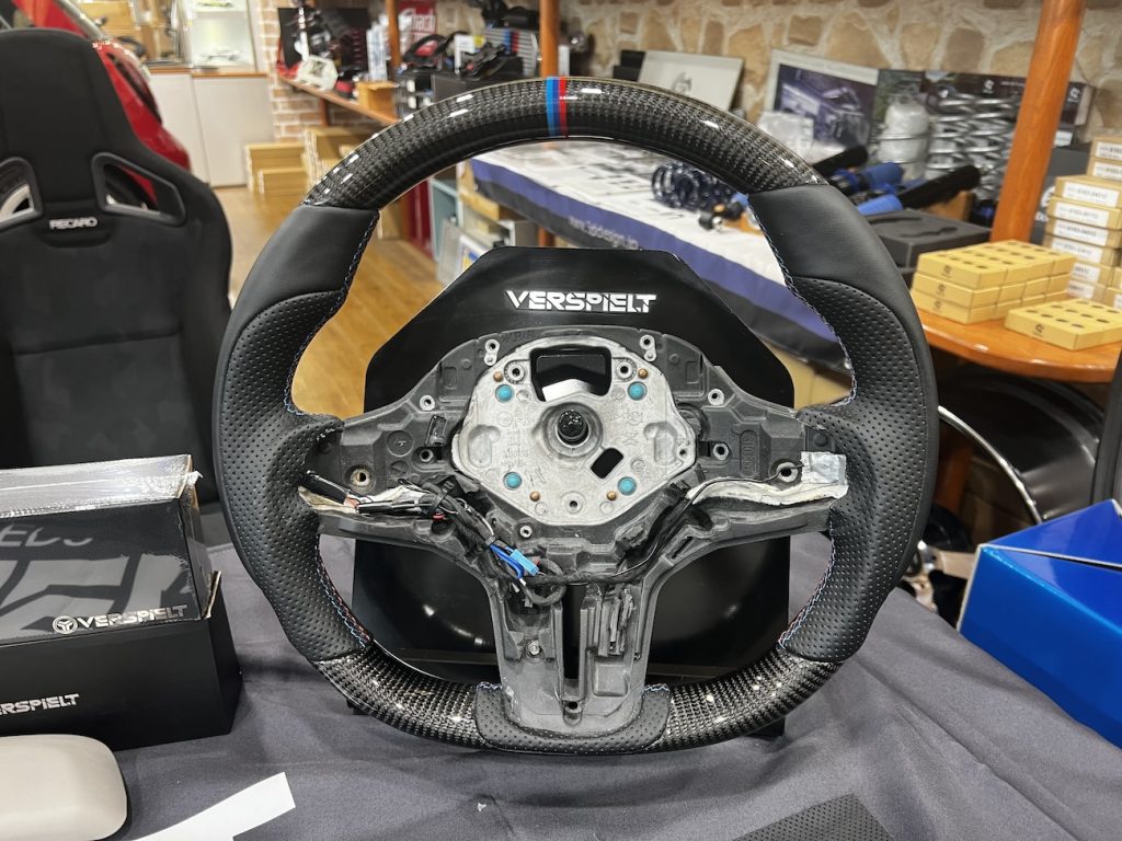 bmw_studie_mini_supra_steering_verspielt_steering