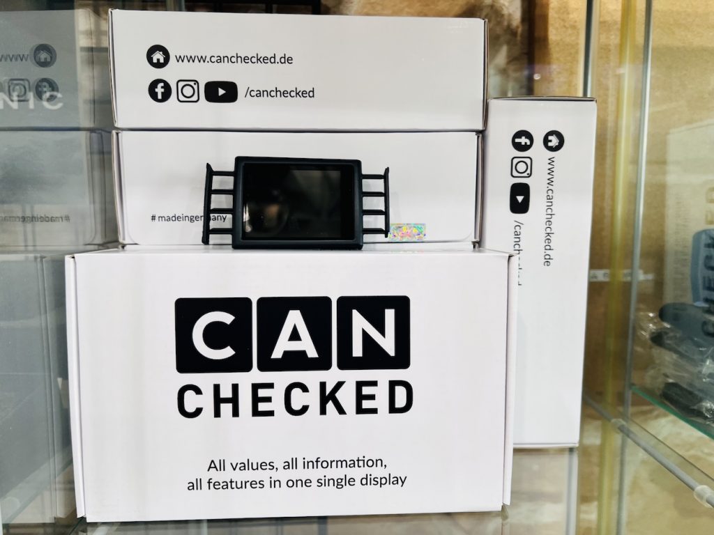 bmw_tuning_studie_ag_induv_carbon_stormmotowerks_alpine_canchecked_bmw_tuning_studie_ag_induv_carbon_stormmotowerks_alpine_canchecked