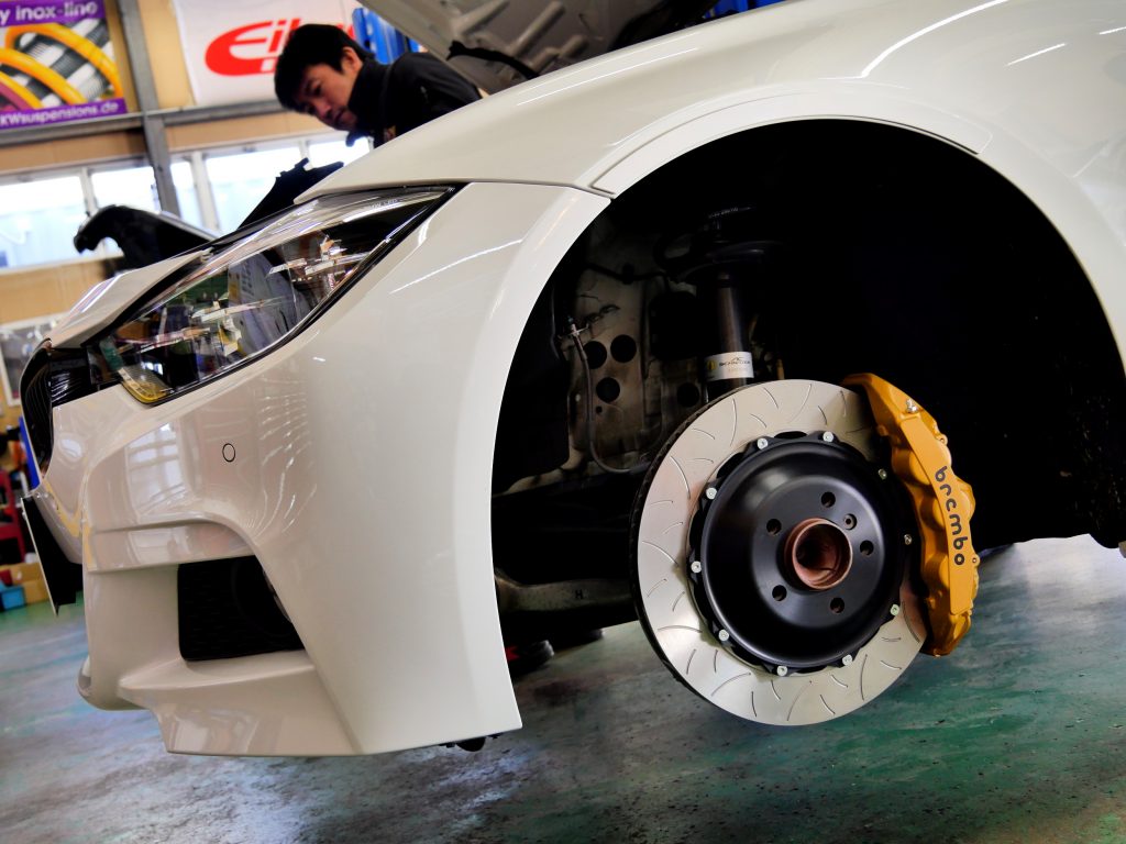 brembo GT KIT
マットゴールド　丸文字
BMW F31 320i Msp Lci