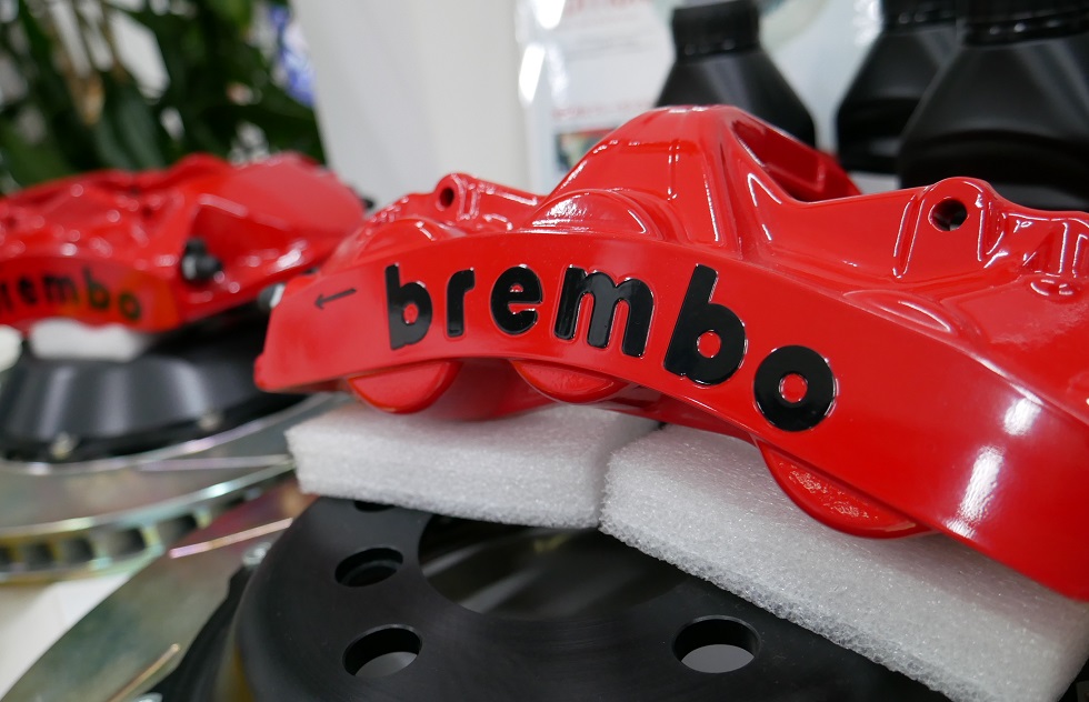 レーシングロゴの入ったbrembo GTキットの特別仕様のスタイルエディション！