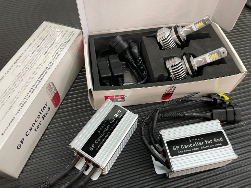 フォグランプを明るく!BMW E70 X5 35iにBREX METAL LED BULB 66 を装着です☆