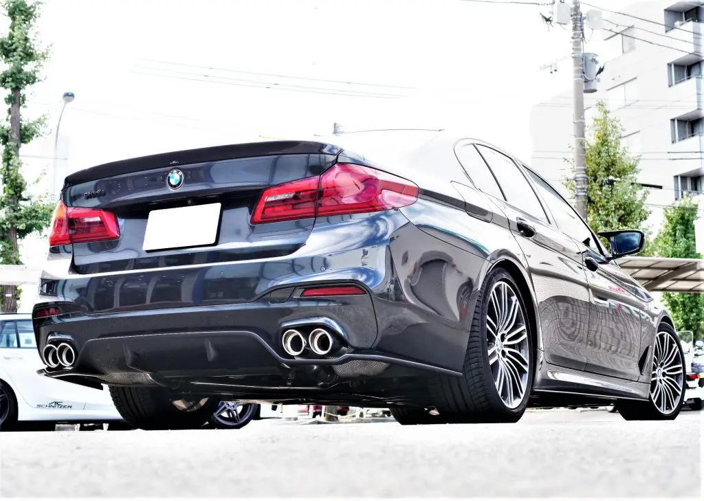 BMW G30/530iに3D Design 4テールマフラーを装着っ!気持ちの BMW G30/530iに3D Design 4テールマフラーを装着っ!気持ちの