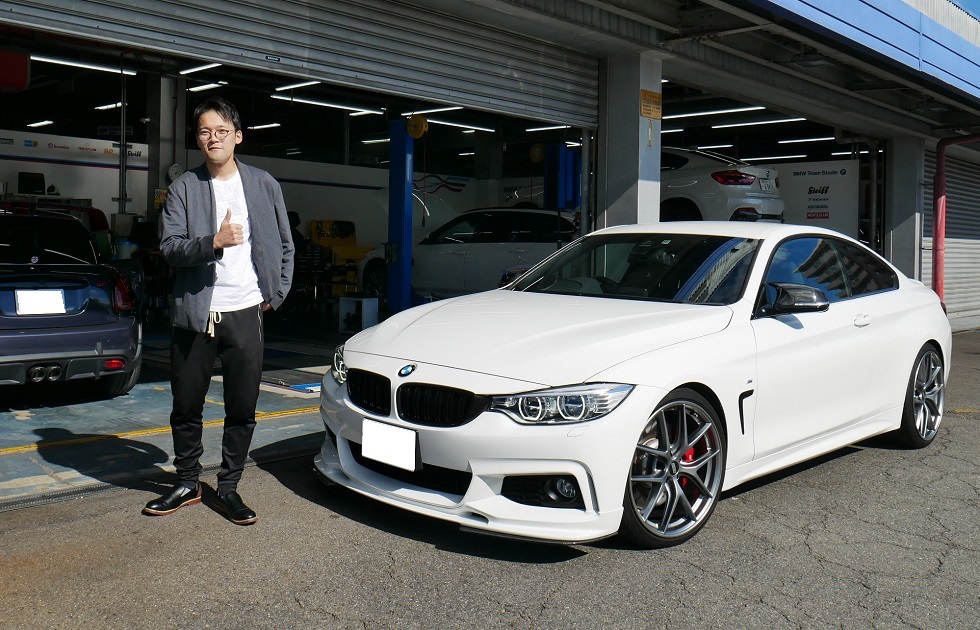 ご納車でMyBMWとなったF32の前でめちゃめちゃ嬉しそうなY様でした(^^)/