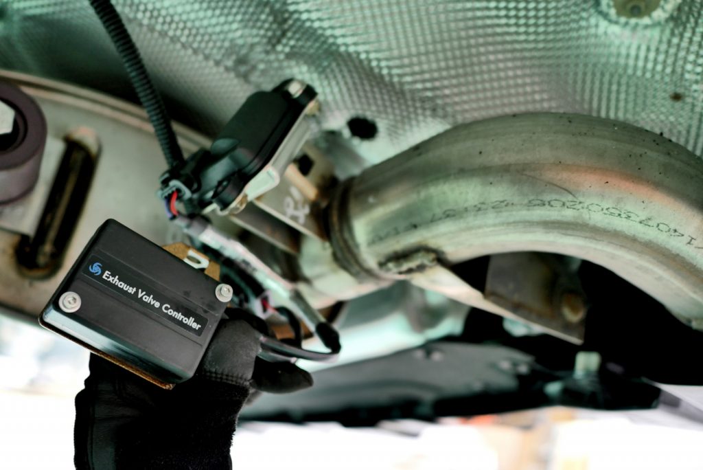 Core OBJ Exhaust Valve ControllerをBMW G01 X4 M40iに装着