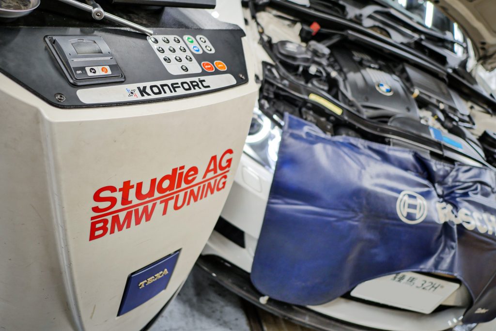 エアコン洗浄
エバポレーター洗浄
BMW E92