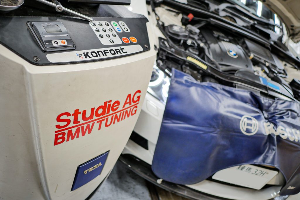エアコン洗浄
エバポレーター洗浄
BMW E92