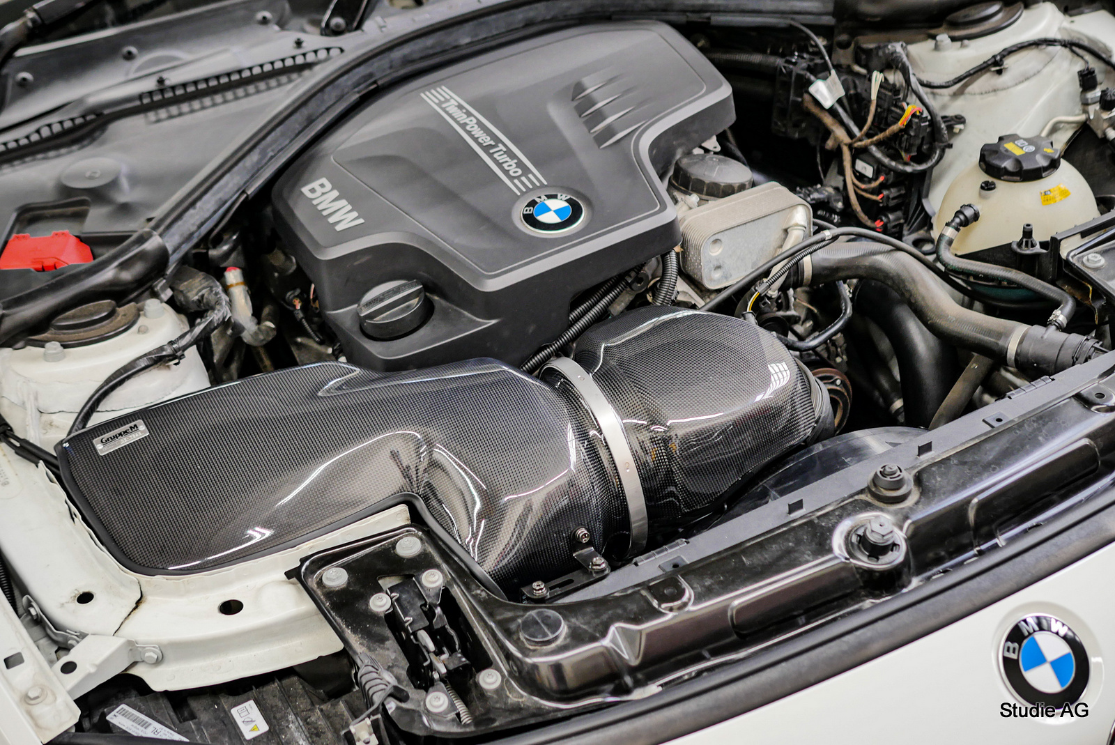 ニッポンの美しき逸品♪Carbon Ram Air SystemをBMW F30に(^_-)