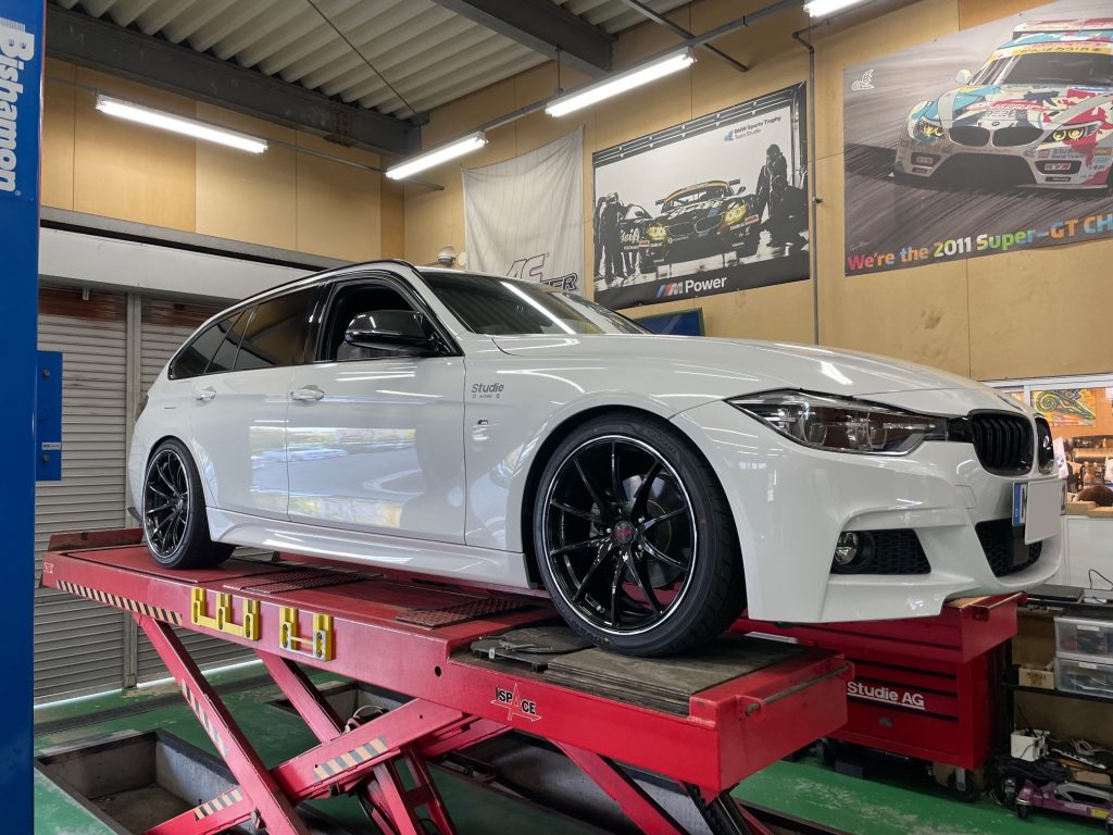 BMW F31 320iへM PERFORMANCEパーツを装着です！