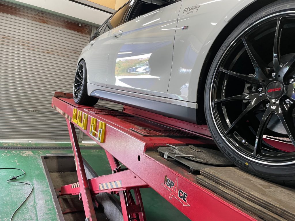 BMW F31 320iへM PERFORMANCEパーツを装着です!