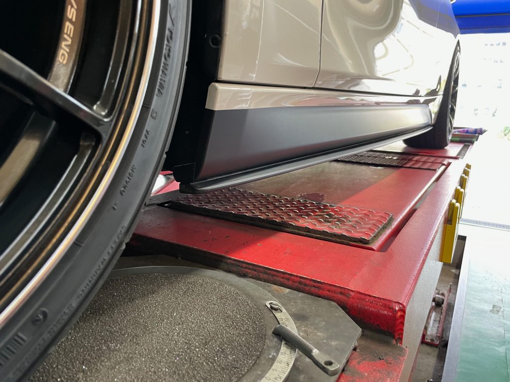 BMW F31 320iへM PERFORMANCEパーツを装着です!